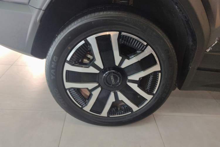 Used iCAR 03 2024 501km Four-wheel Drive Long-range Intelligent Driving Edition Right Rear Wheel Hub