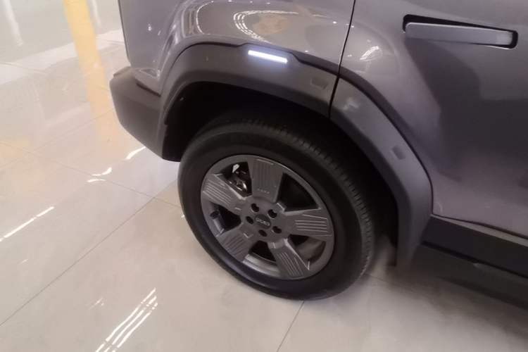 Used iCAR 03 2024 501km Two-Wheel Drive Long-Range Version Right Rear Wheel Hub