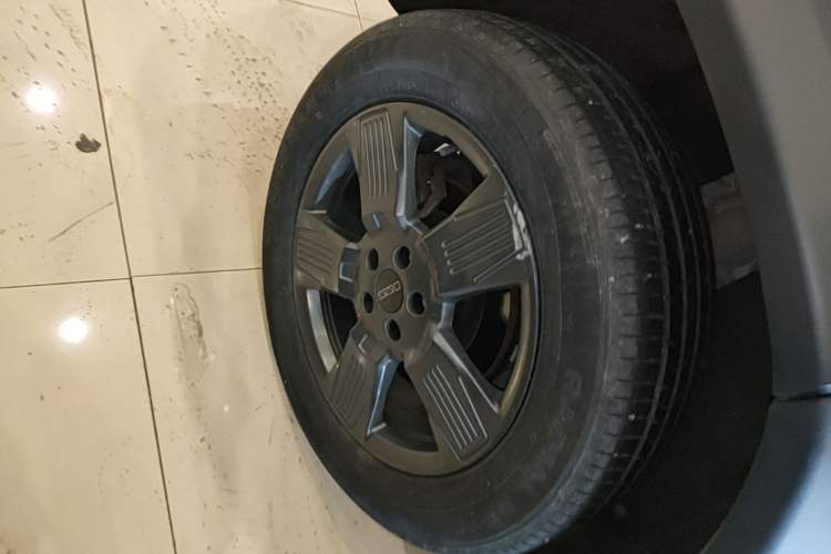 Used iCAR 03 2024 401km Two-Wheel Drive Standard Advanced Version Right Rear Wheel Hub