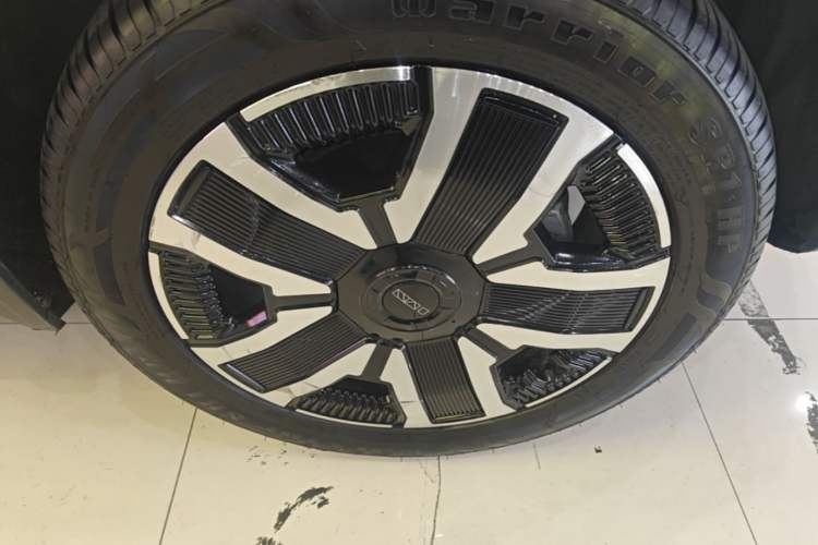 Used iCAR 03 2024 501km Four-wheel Drive Long-Range Advanced Version Right Rear Wheel Hub
