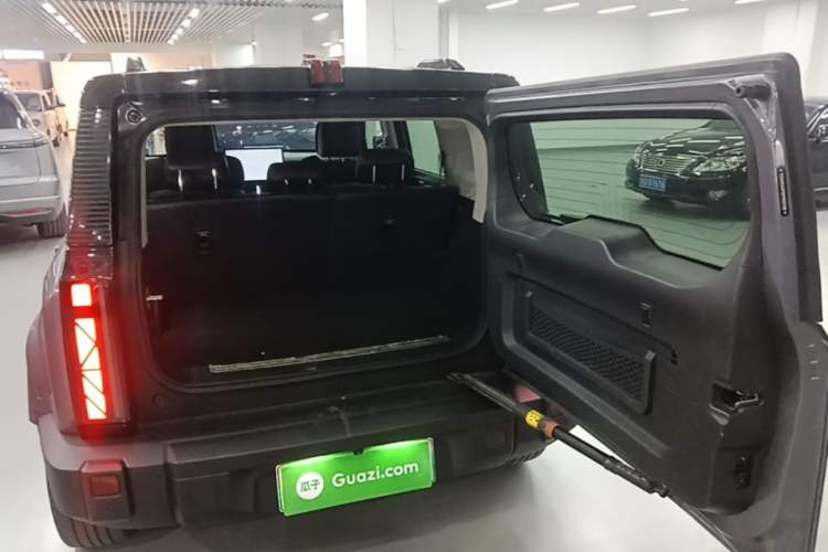 Used iCAR 03 2024 501km Four-wheel Drive Long-Range Advanced Version Trunk
