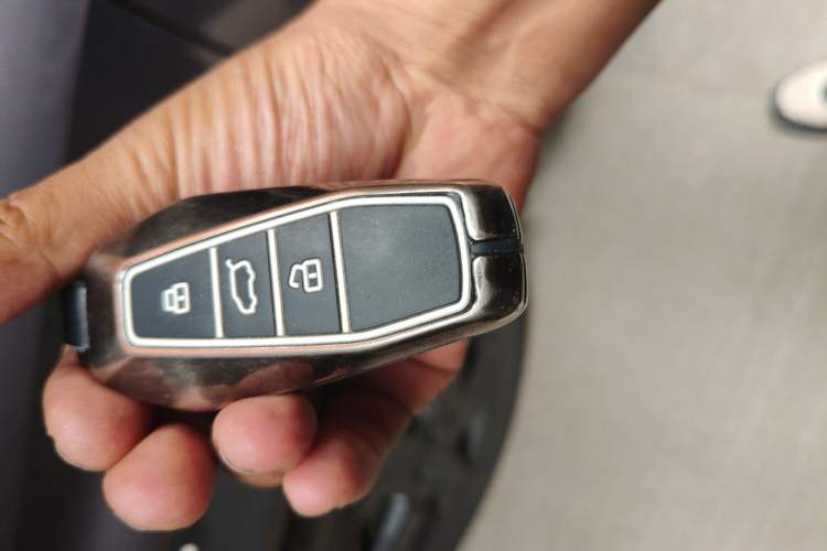 Used iCAR 03 2024 501km Two-Wheel Drive Long-Range Version Vehicle Key