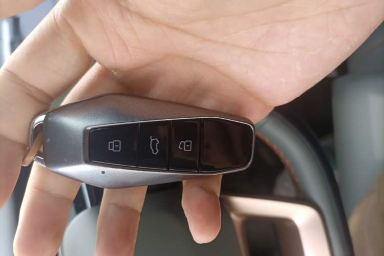Used iCAR 03 2024 472km Four-Wheel Drive Long-Range Smart Enjoyment Version Vehicle Key