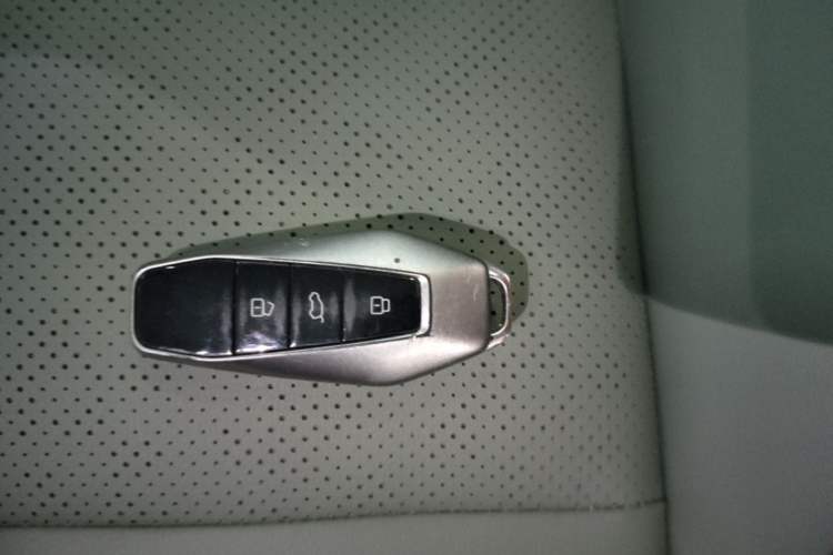 Used iCAR 03 2024 401km Two-Wheel Drive Standard Advanced Version Vehicle Key