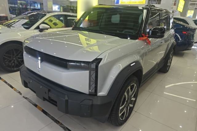 Used iCAR 03 2024 501km Four-wheel Drive Long-Range Advanced Version