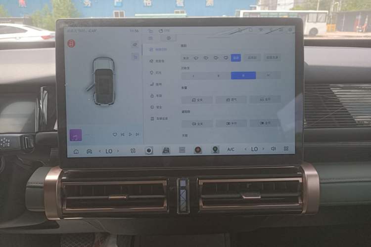 Used iCAR 03 2024 501km Two-Wheel Drive Long-Range Yuechao Edition Audio And AC Panel