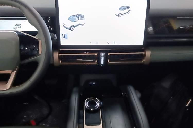 Used iCAR 03 2024 472km Four-Wheel Drive Long-Range Version Audio And AC Panel