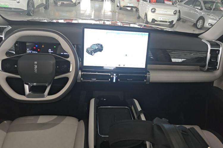 Used iCAR 03 2024 401km Range Two-Wheel Drive Standard Yuechao Version Center Console