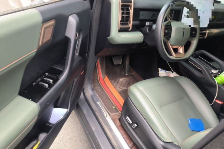 Used iCAR 03 2024 501km Four-wheel Drive Long-Range Advanced Version Driver Seat