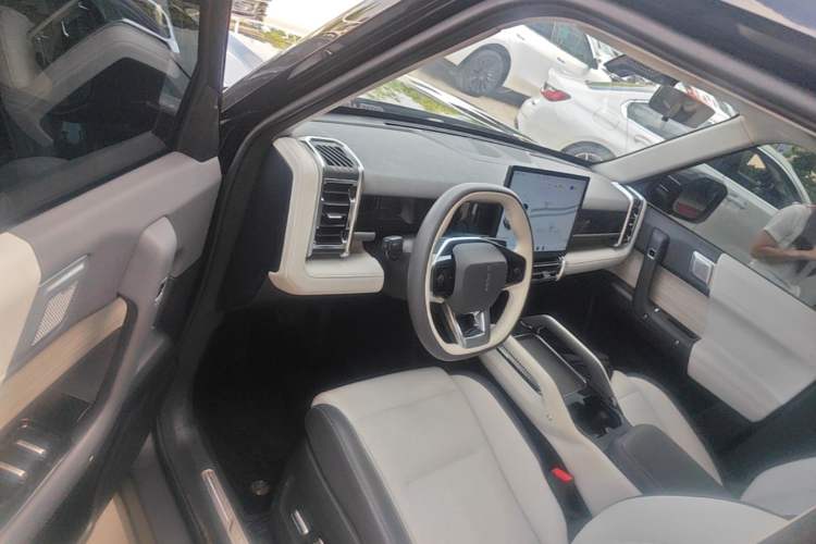 Used iCAR 03 2024 501km Two-Wheel Drive Long-Range Version Driver Seat