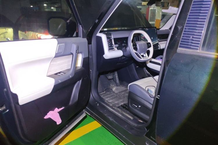 Used iCAR 03 2024 401km Two-Wheel Drive Standard Advanced Version Driver Seat