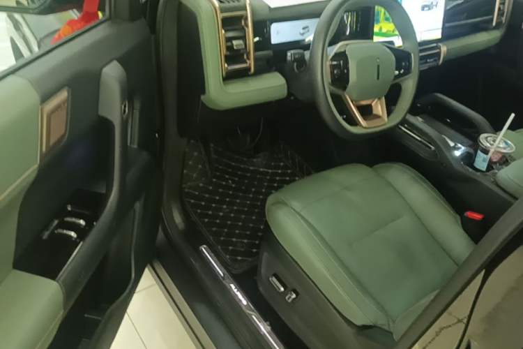 Used iCAR 03 2024 501km Four-wheel Drive Long-Range Advanced Version Driver Seat