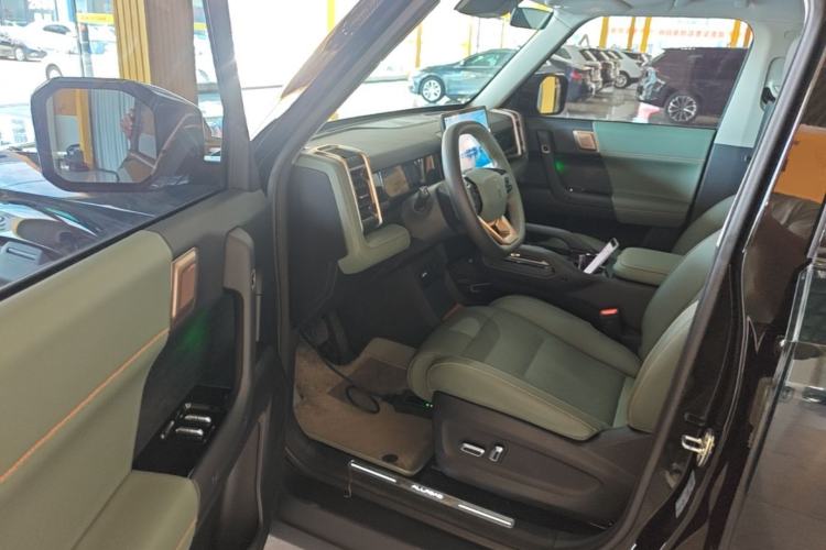 Used iCAR 03 2024 501km Four-wheel Drive Long-Range Advanced Version Driver Seat