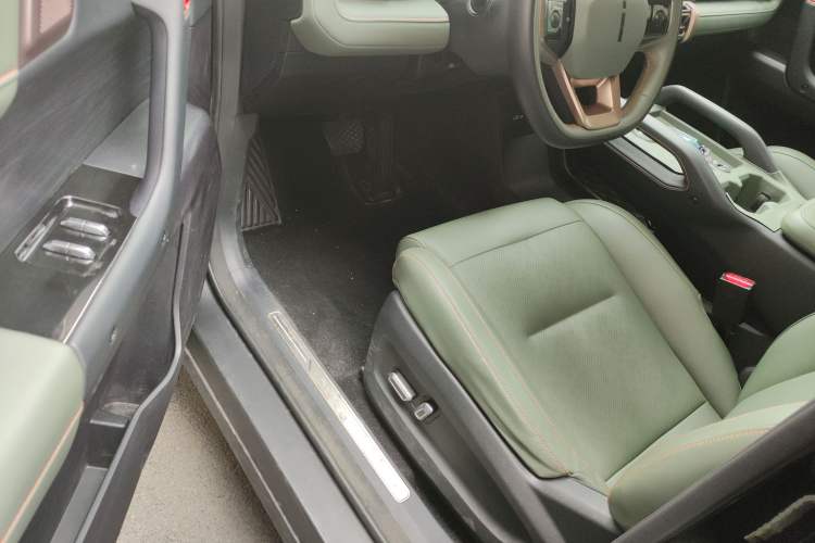 Used iCAR 03 2024 472km Four-Wheel Drive Long-Range Smart Enjoyment Version Driver Seat