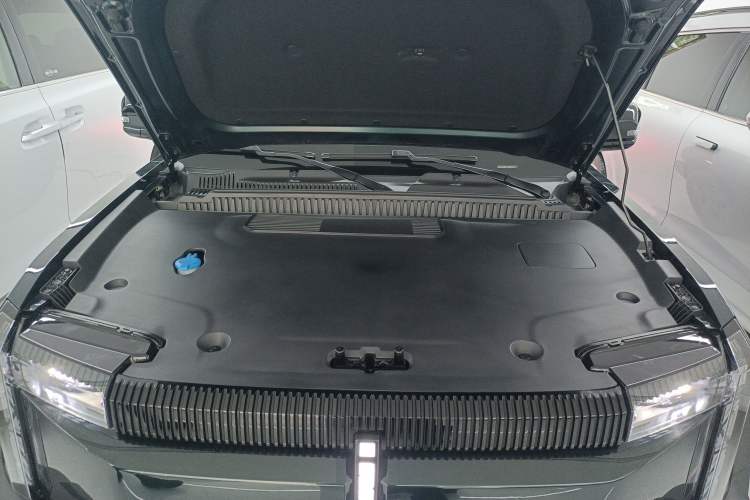 Used iCAR 03  Engine Bay