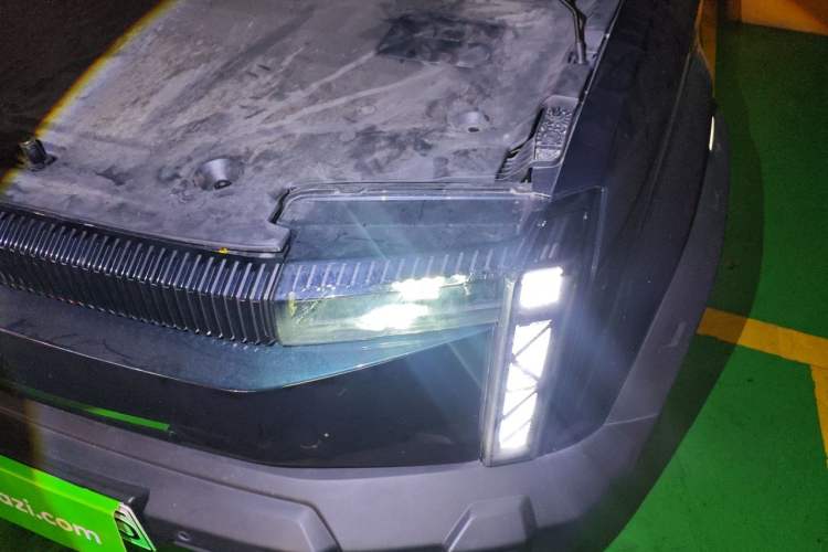 Used iCAR 03 2024 401km Two-Wheel Drive Standard Advanced Version Engine Bay Left