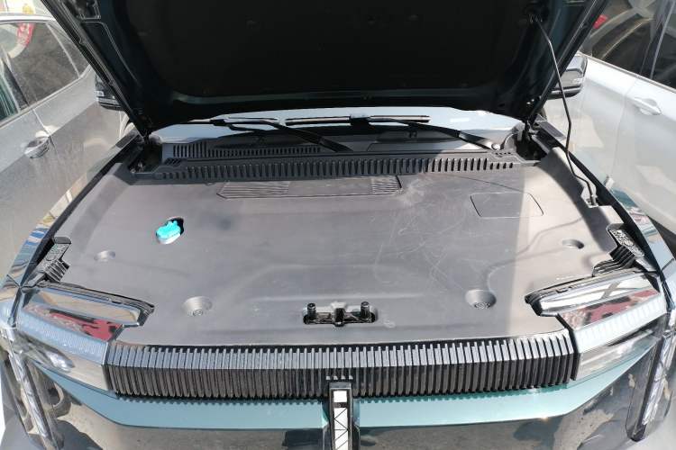 Used iCAR 03 2024 501km Two-Wheel Drive Long-Range Yuechao Edition Engine Bay