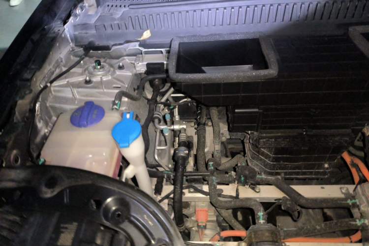Used iCAR 03 2024 401km Two-Wheel Drive Standard Advanced Version Engine Bay Right