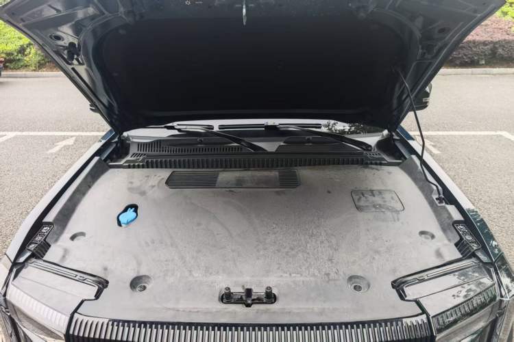 Used iCAR 03 2024 401km Two-Wheel Drive Standard Advanced Version Engine Bay