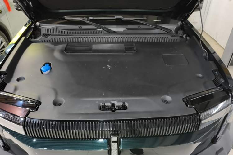 Used iCAR 03 2024 472km Four-Wheel Drive Long-Range Version Engine Bay