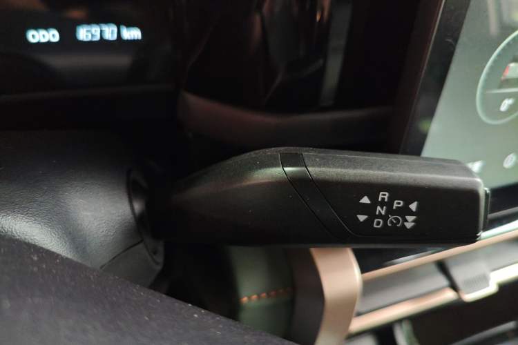 Used iCAR 03 2024 401km Two-Wheel Drive Standard Advanced Version Gear Lever