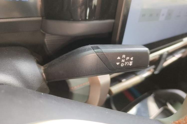 Used iCAR 03 2024 501km Two-Wheel Drive Long-Range Version Gear Lever