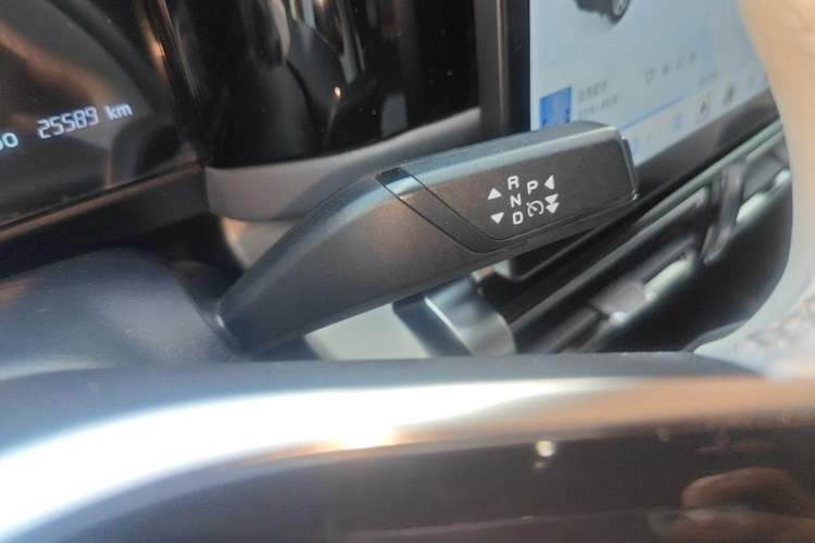 Used iCAR 03 2024 501km Two-Wheel Drive Long-Range Version Gear Lever