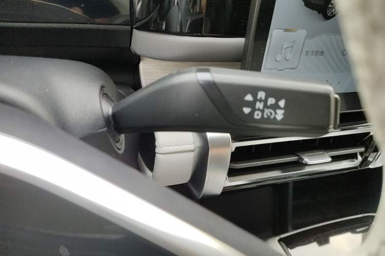 Used iCAR 03 2024 401km Two-Wheel Drive Standard Edition Gear Lever