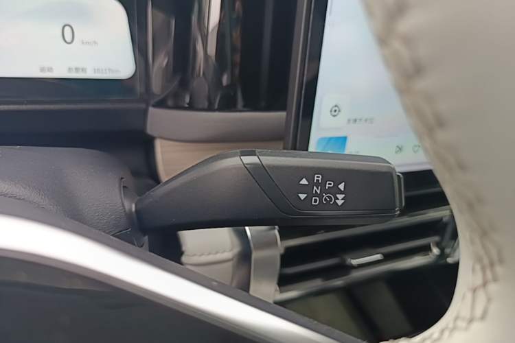 Used iCAR 03 2024 472km Four-Wheel Drive Long-Range Smart Enjoyment Version Gear Lever