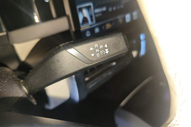Used iCAR 03 2024 401km Two-Wheel Drive Standard Advanced Version Gear Lever