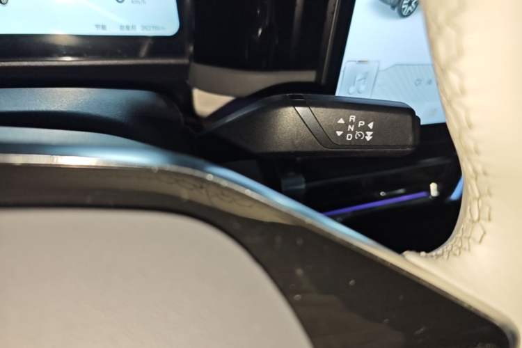 Used iCAR 03 2024 472km Four-Wheel Drive Long-Range Intelligent Advanced Version Gear Lever