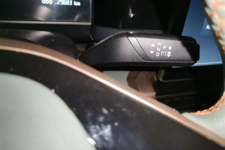Used iCAR 03 2024 501km Two-Wheel Drive Long-Range Version Gear Lever
