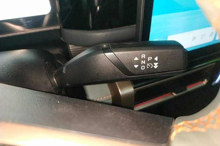 Used iCAR 03 2024 501km Four-wheel Drive Long-Range Advanced Version Gear Lever
