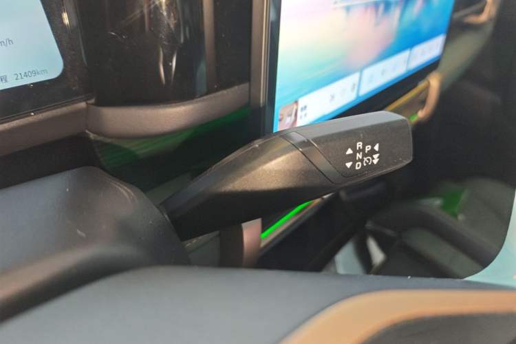 Used iCAR 03 2024 501km Four-wheel Drive Long-Range Advanced Version Gear Lever
