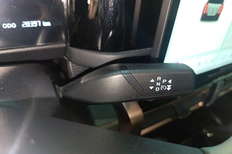 Used iCAR 03 2024 501km Two-Wheel Drive Long-Range Version Gear Lever