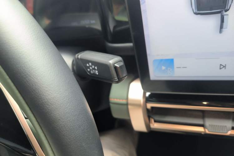 Used iCAR 03 2024 401km Two-Wheel Drive Standard Advanced Version Gear Lever