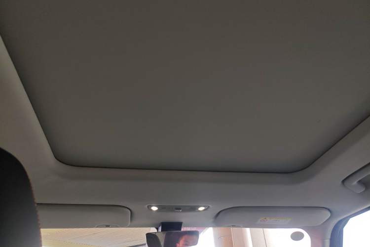 Used iCAR 03 2024 401km Two-Wheel Drive Standard Advanced Version Headliner