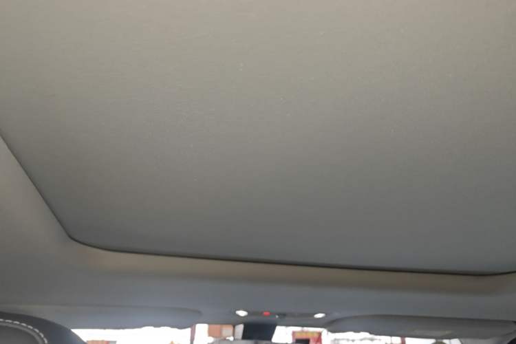 Used iCAR 03 2024 401km Range Two-Wheel Drive Standard Yuechao Version Headliner