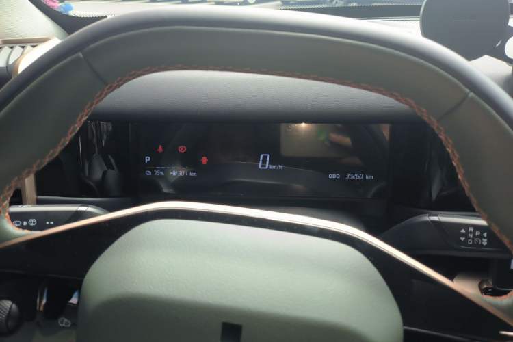 Used iCAR 03 2024 401km Two-Wheel Drive Standard Advanced Version Instrument Cluster