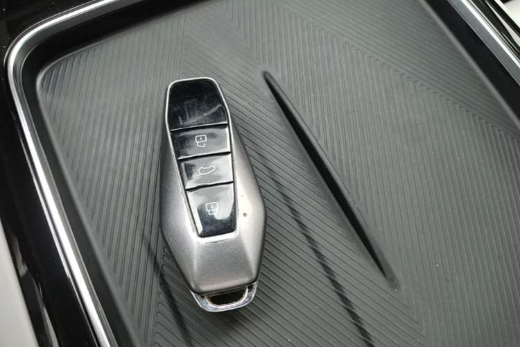 Used iCAR 03 2024 401km Two-Wheel Drive Standard Edition Interior 1