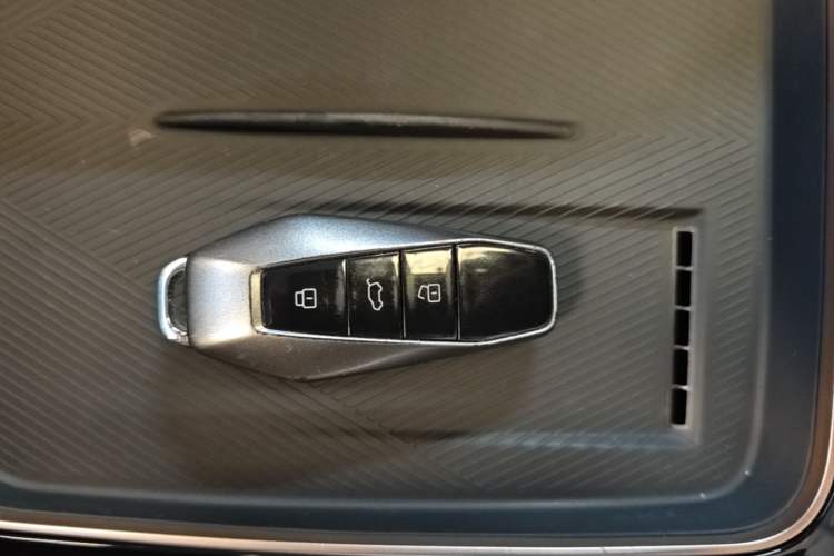 Used iCAR 03 2024 401km Two-Wheel Drive Standard Advanced Version Interior 1