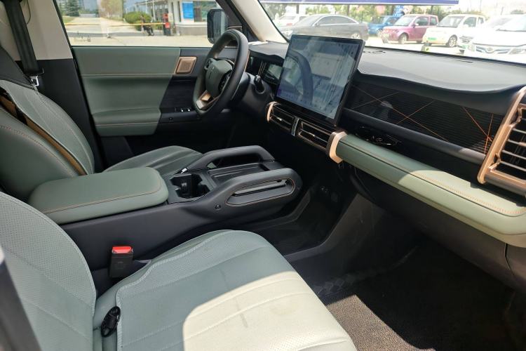 Used iCAR 03 2024 401km Two-Wheel Drive Standard Advanced Version Interior 4