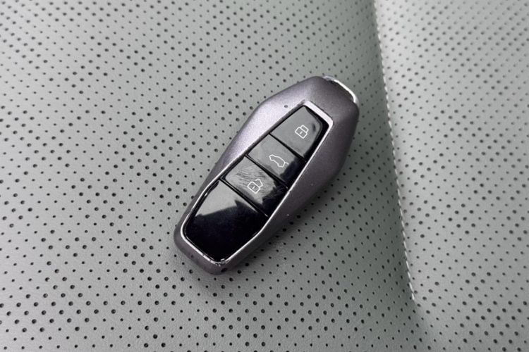 Used iCAR 03 2024 501km Two-Wheel Drive Long-Range Version Interior 4