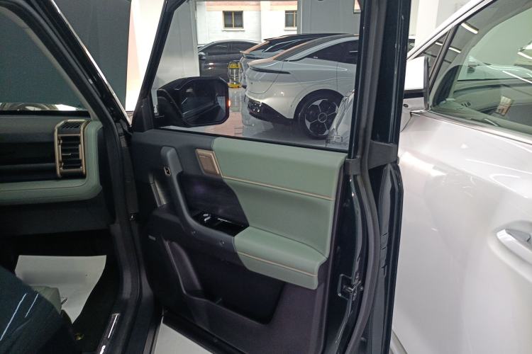 Used iCAR 03  Interior 5
