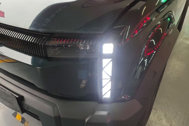 Used iCAR 03 2024 401km Two-Wheel Drive Standard Advanced Version Left Front Headlight