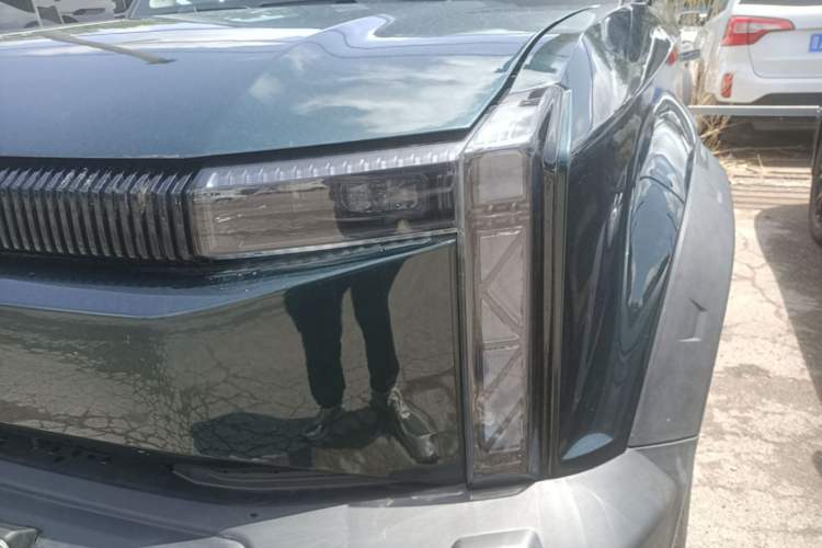 Used iCAR 03 2024 501km Two-Wheel Drive Long-Range Yuechao Edition Left Front Headlight