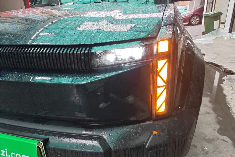 Used iCAR 03 2024 401km Two-Wheel Drive Standard Advanced Version Left Front Headlight