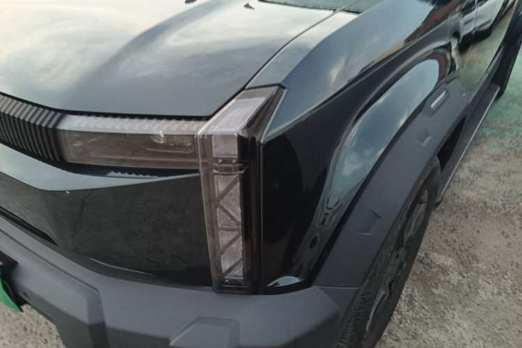 Used iCAR 03 2024 401km Two-Wheel Drive Standard Advanced Version Left Front Headlight