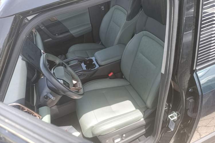 Used iCAR 03 2024 501km Two-Wheel Drive Long-Range Yuechao Edition Left Front Seat