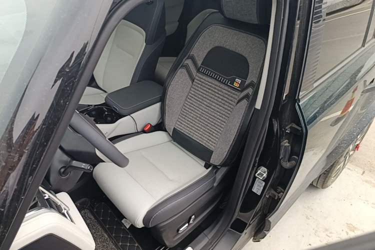 Used iCAR 03 2024 472km Four-Wheel Drive Long-Range Smart Enjoyment Version Left Front Seat
